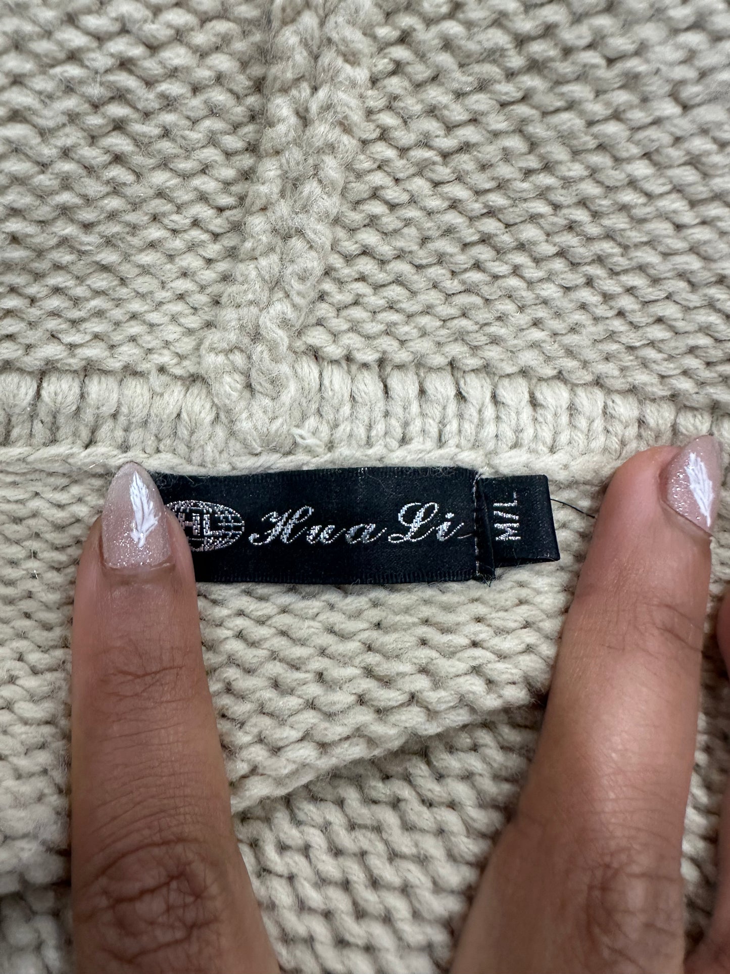 BEST PICKS | small beige knit dual zip hoodie