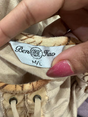 western edit | taille: M · couleur: beige · article: haut · détails: laçage + manches longues