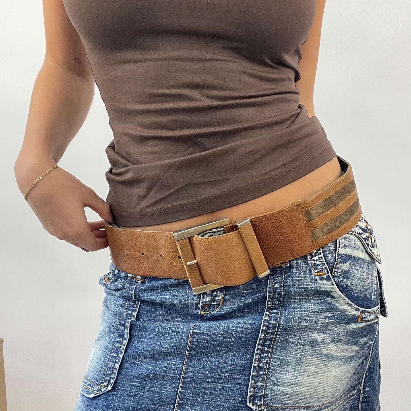 JEANS AND A NICE TOP DROP | chunky brown belt with stripe detail