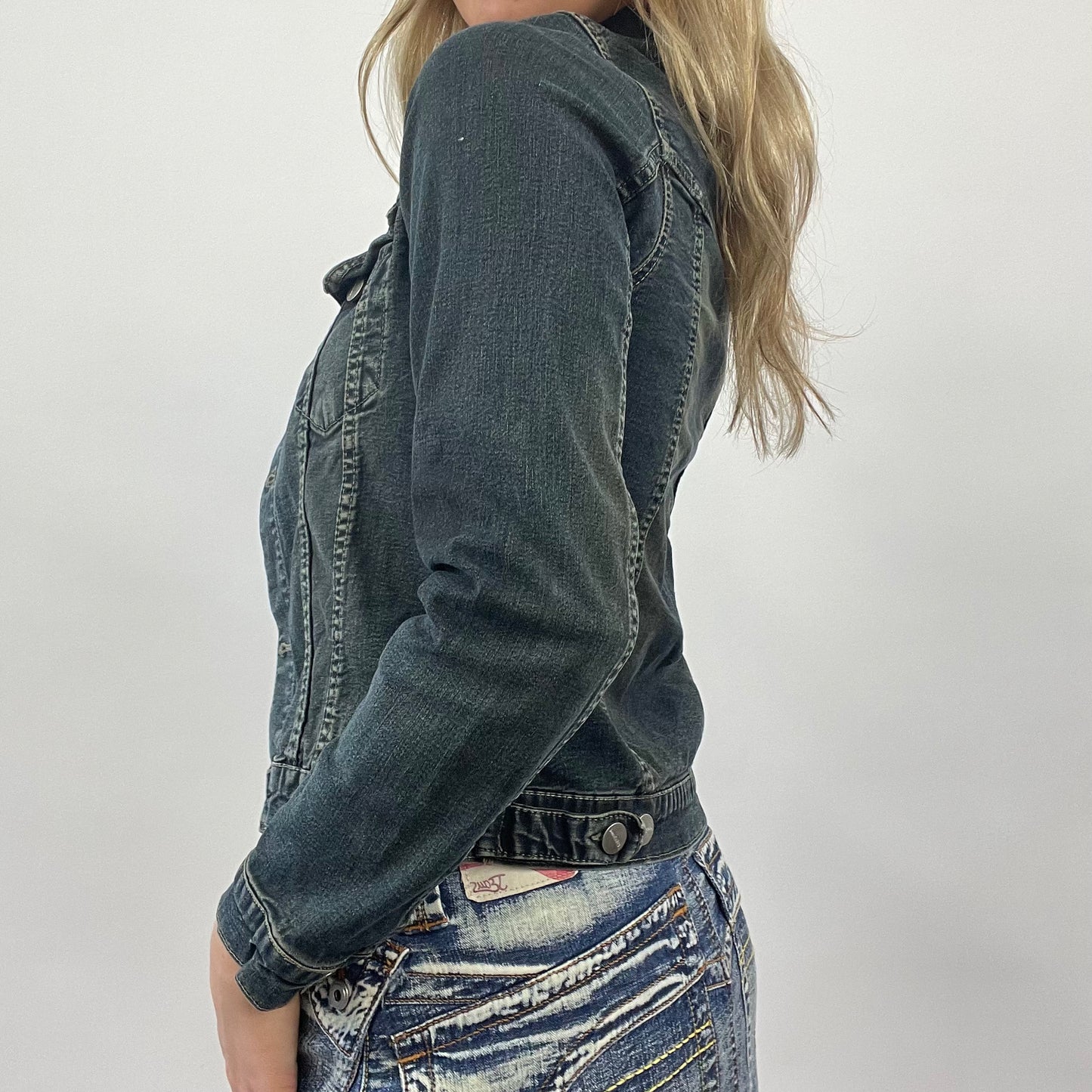 JEANS AND A NICE TOP DROP | small faded blue denim jacket