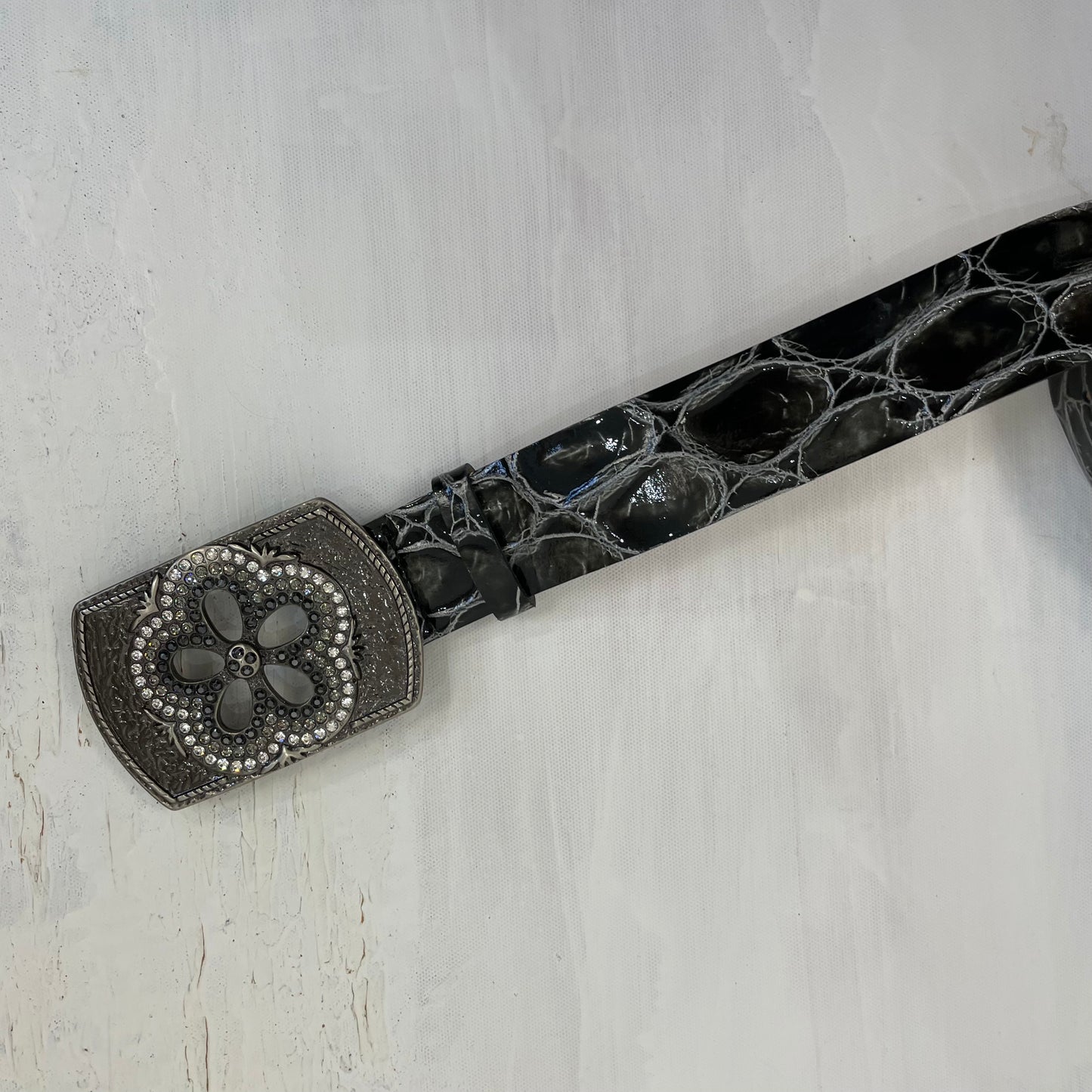 JEANS AND A NICE TOP DROP | black croc effect belt with diamanté flower clasp