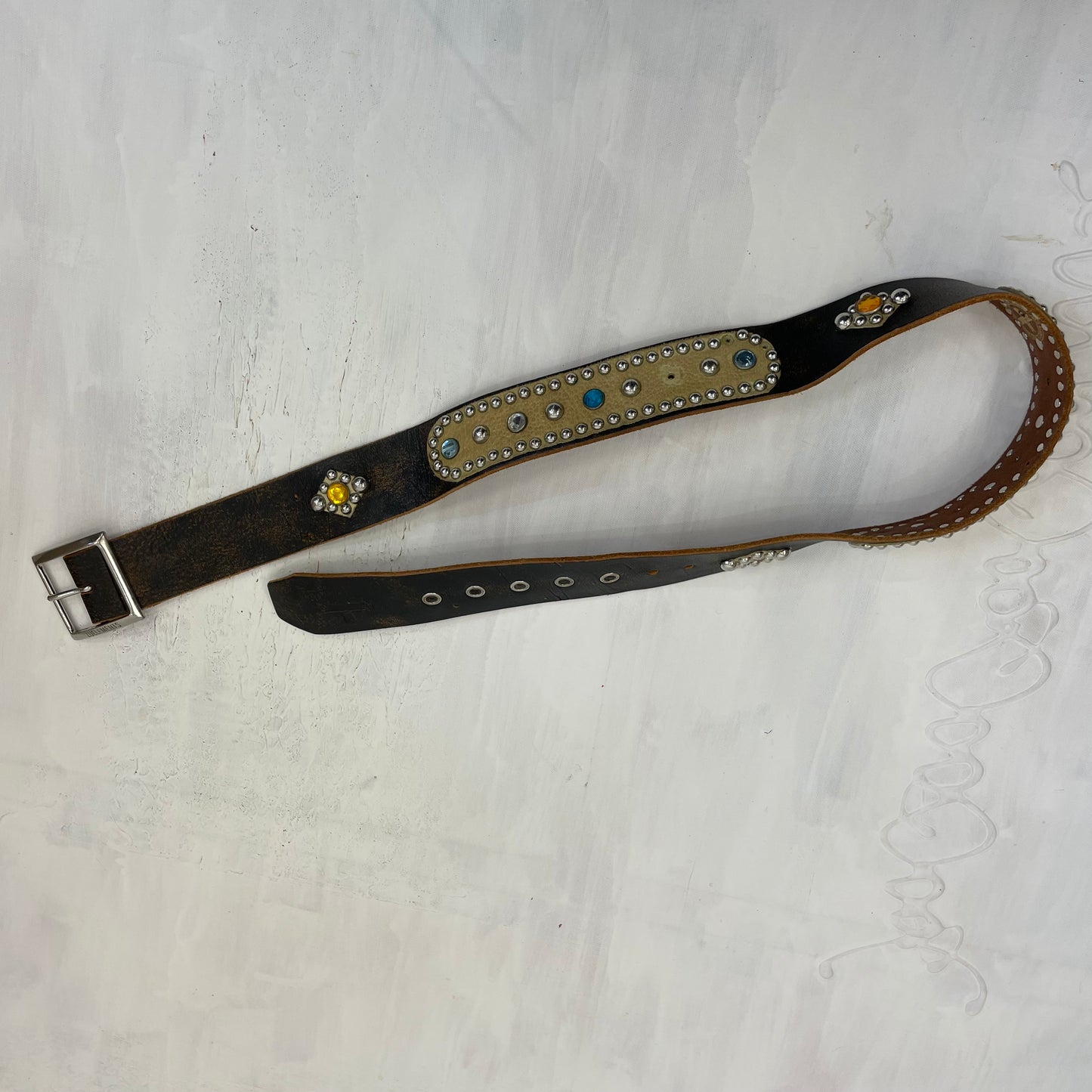 JEANS AND A NICE TOP DROP | brown belt with gemstone detail