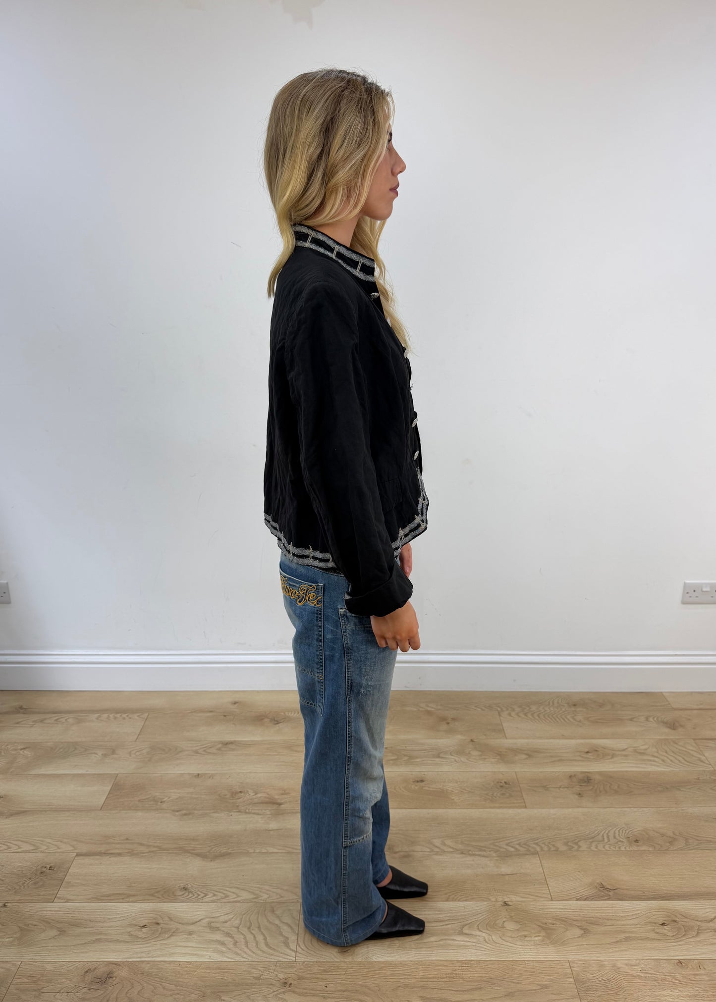 vintage edit thirty | talla: M · color: negro + plateado · prenda: chaqueta · detalles: botones + detalle