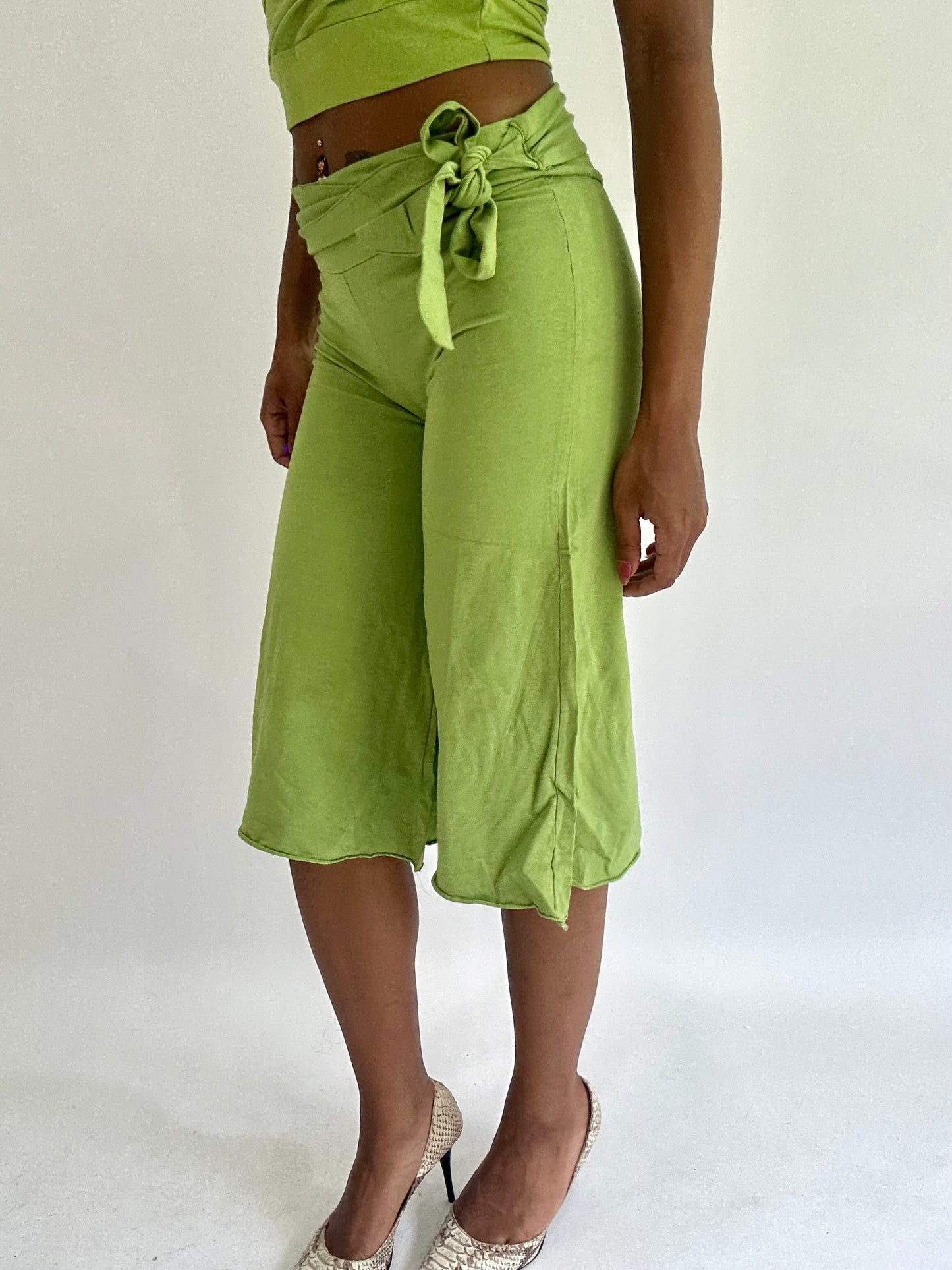 colourmaxxing drop | extra small green capris