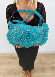 turquoise crochet flower shoulder bag detail view