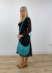 turquoise crochet flower shoulder bag detail view
