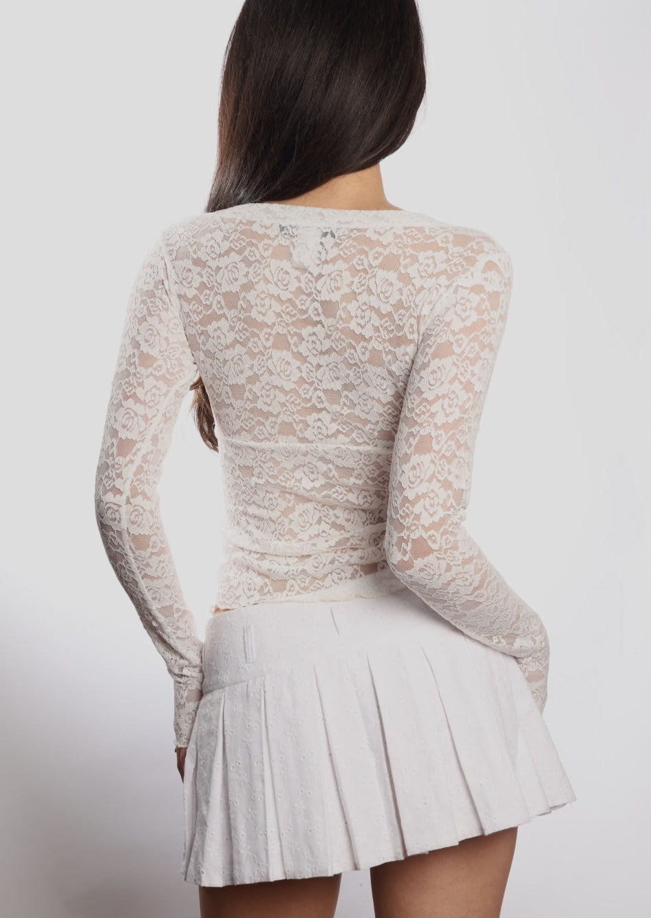 the long sleeve belle in white lace