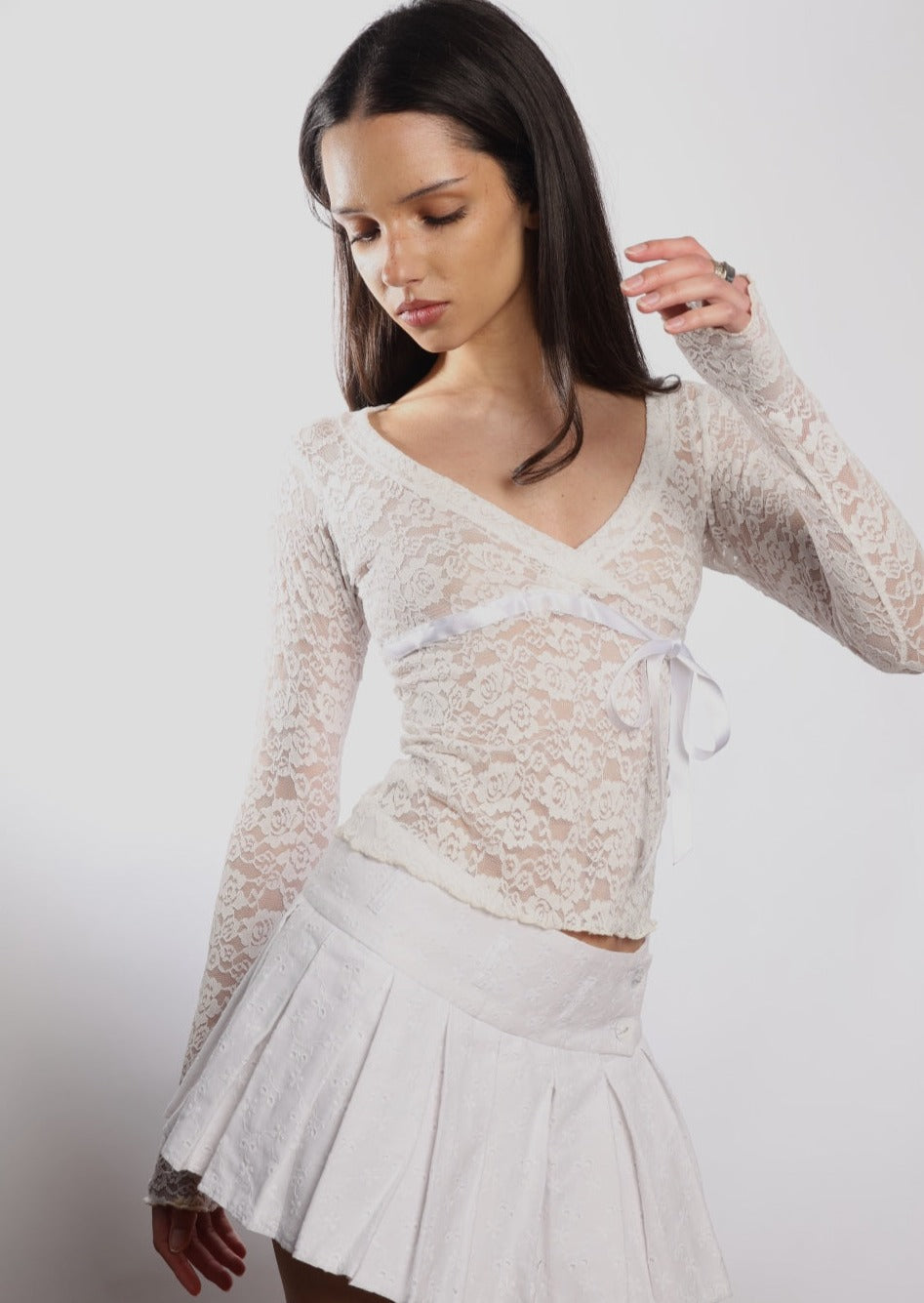 the long sleeve belle in white lace
