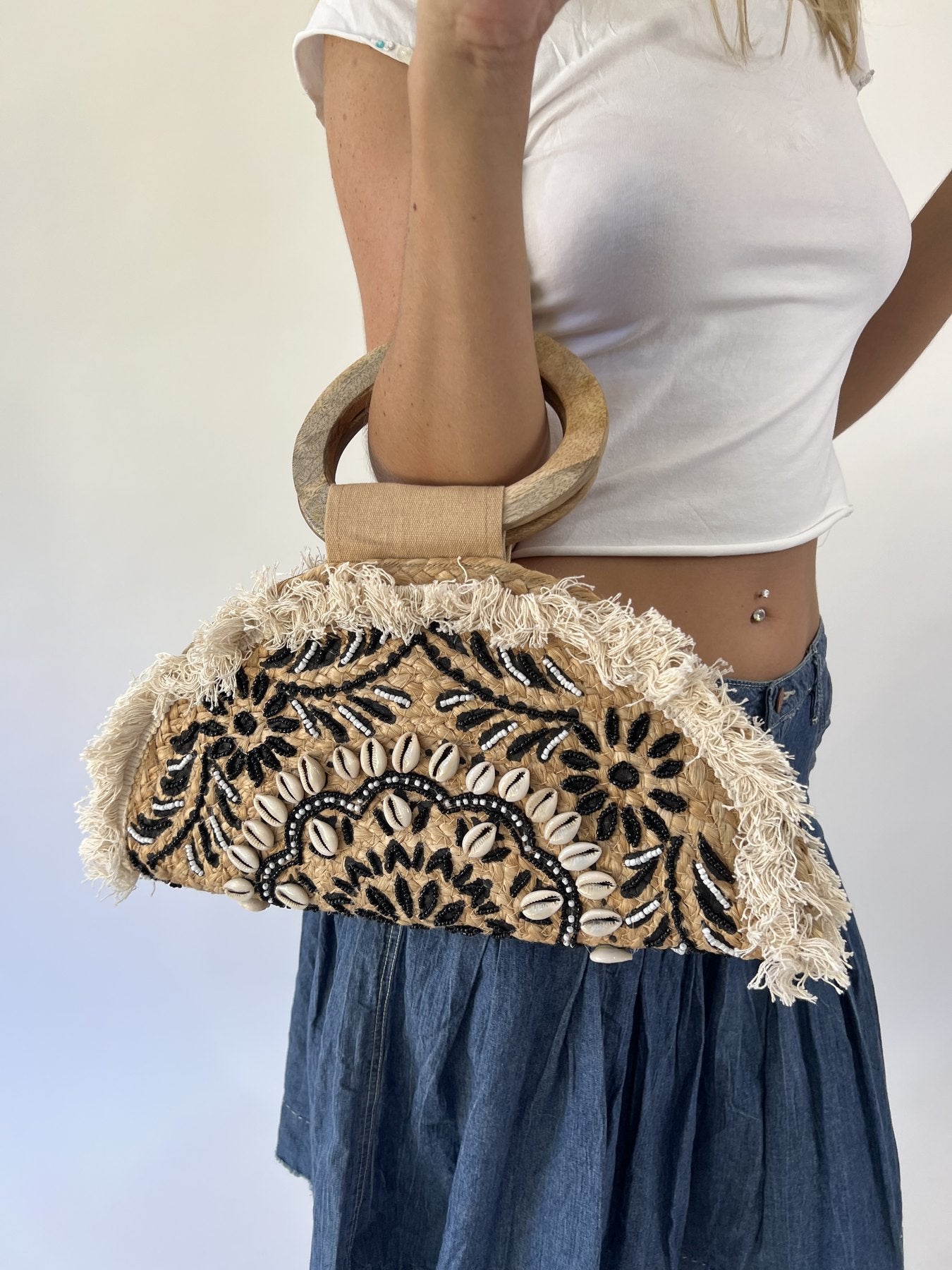 aquamarine drop | one size beige veride shell beaded handbag