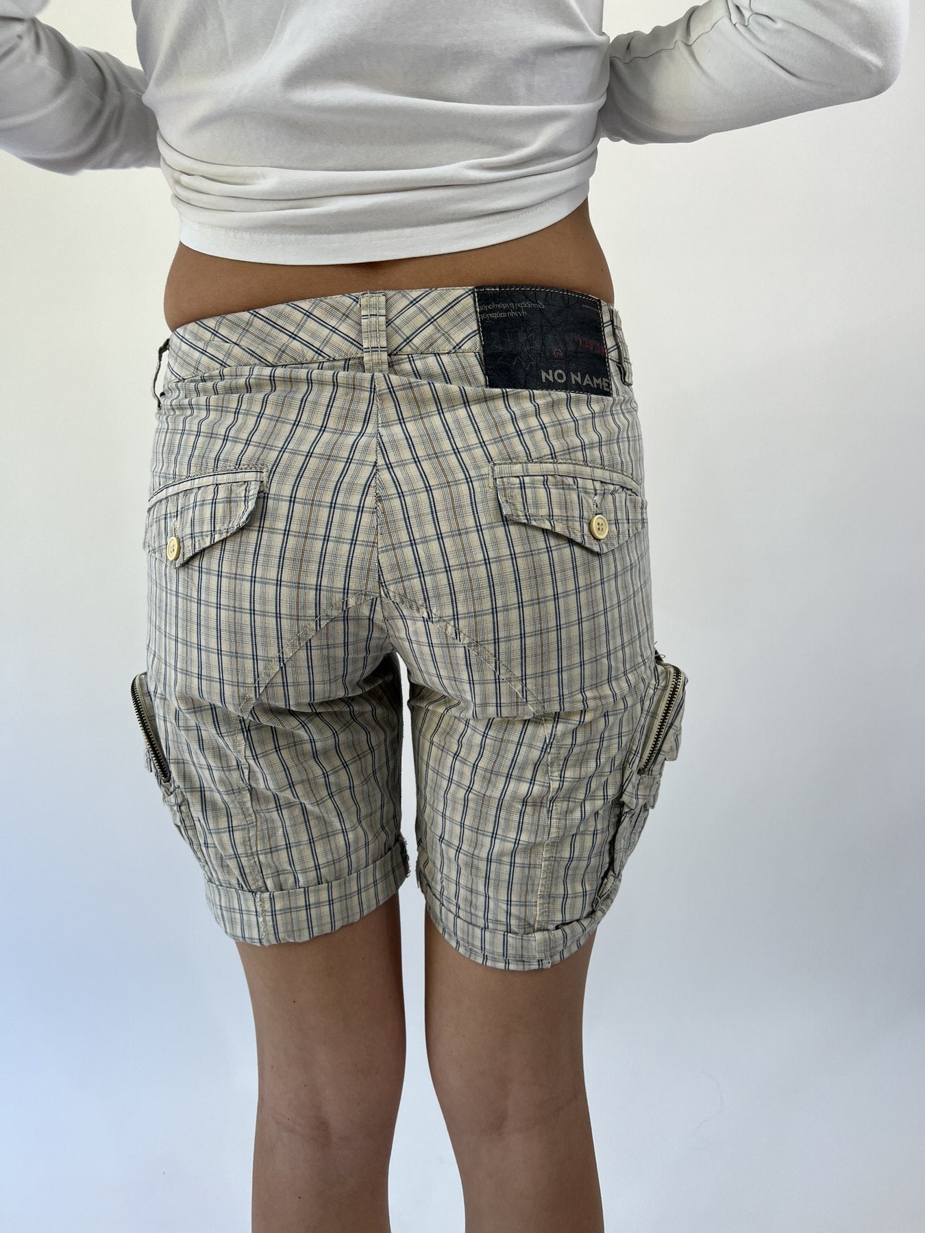 aquamarine drop | medium beige plaid cargo long shorts