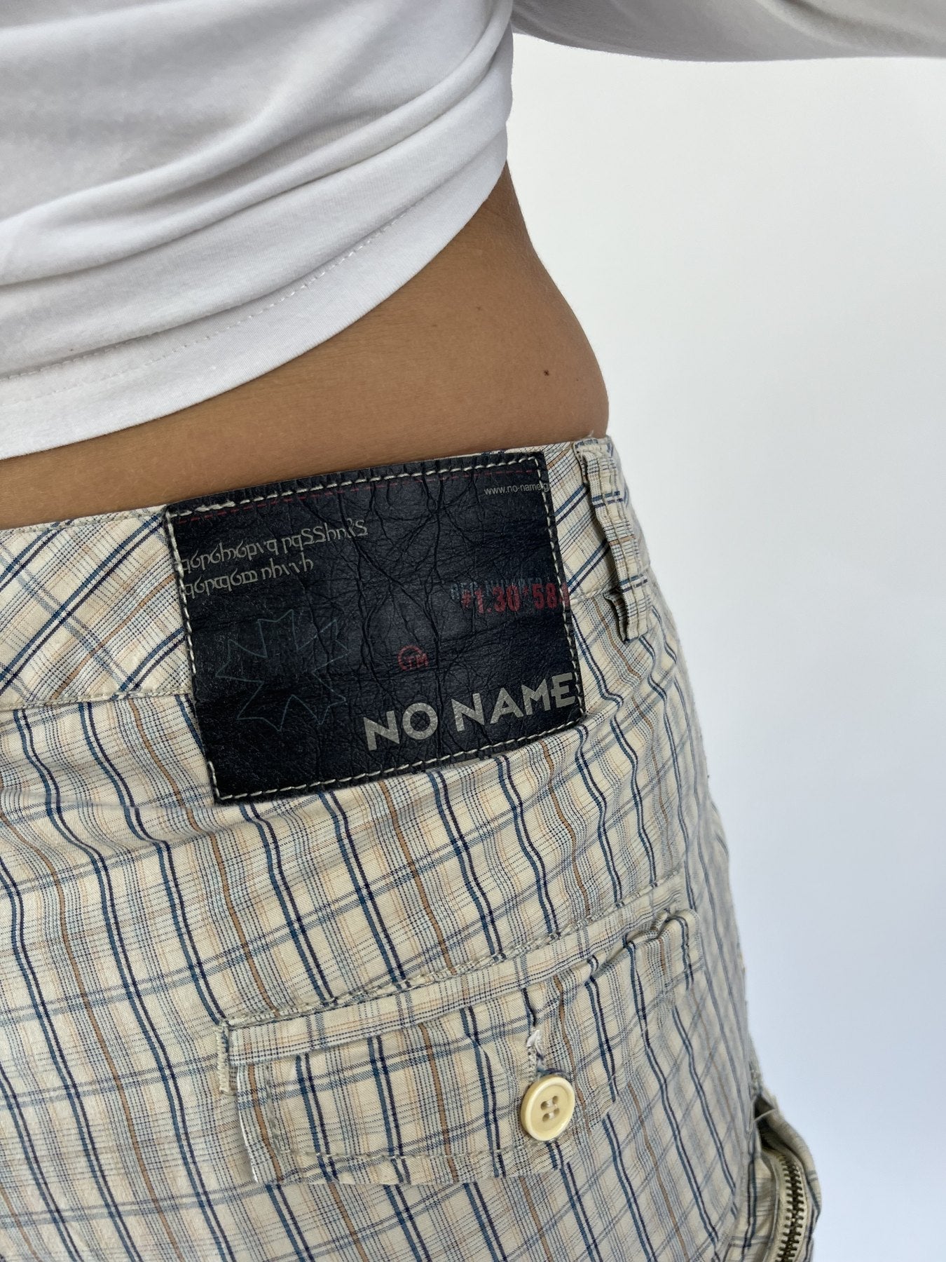 aquamarine drop | medium beige plaid cargo long shorts