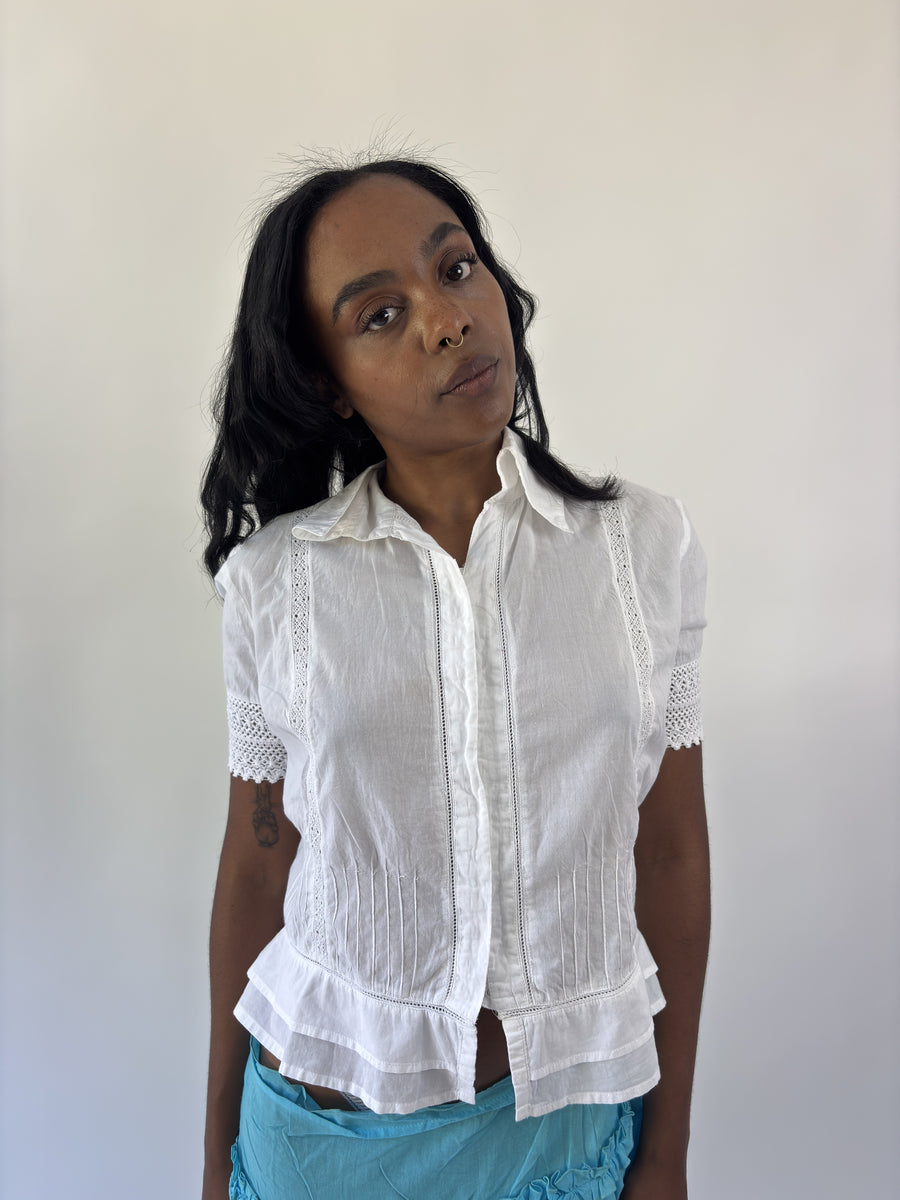 aquamarine drop | small white lace trim short sleeve blouse