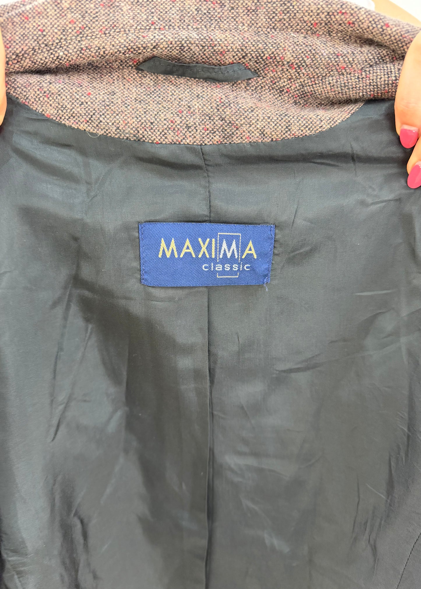 medium brown fitted jacket label