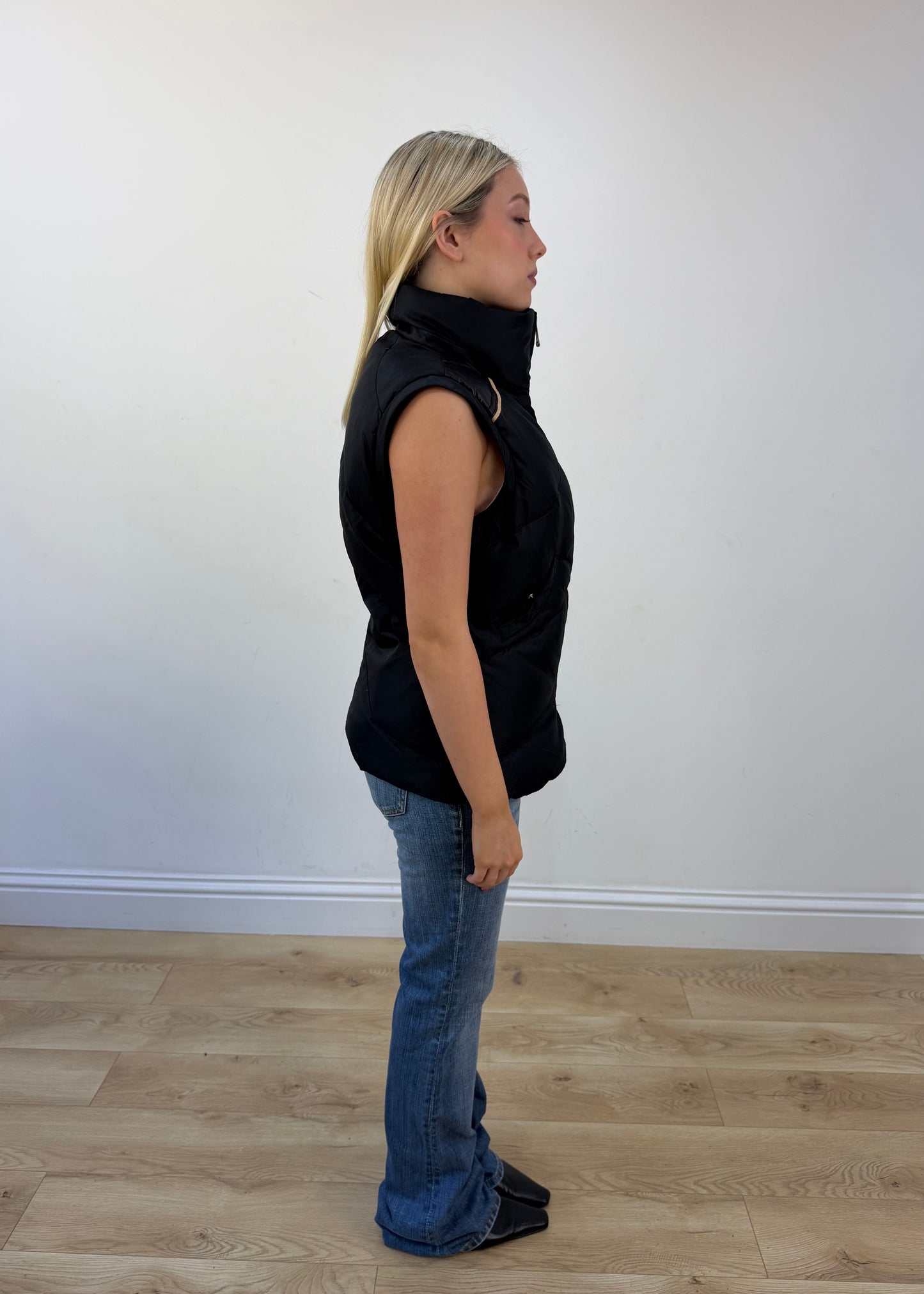 medium black padded gilet view 5