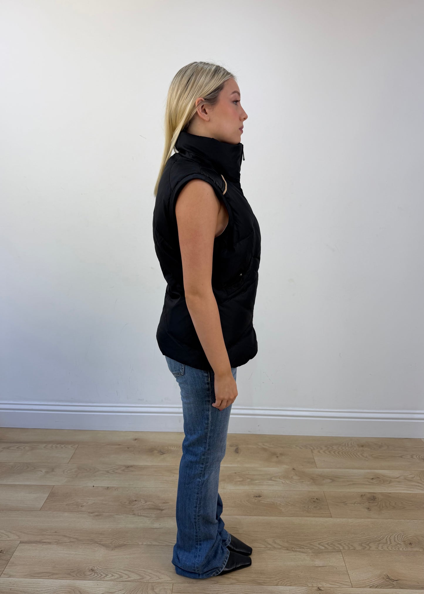 medium black padded gilet view 6
