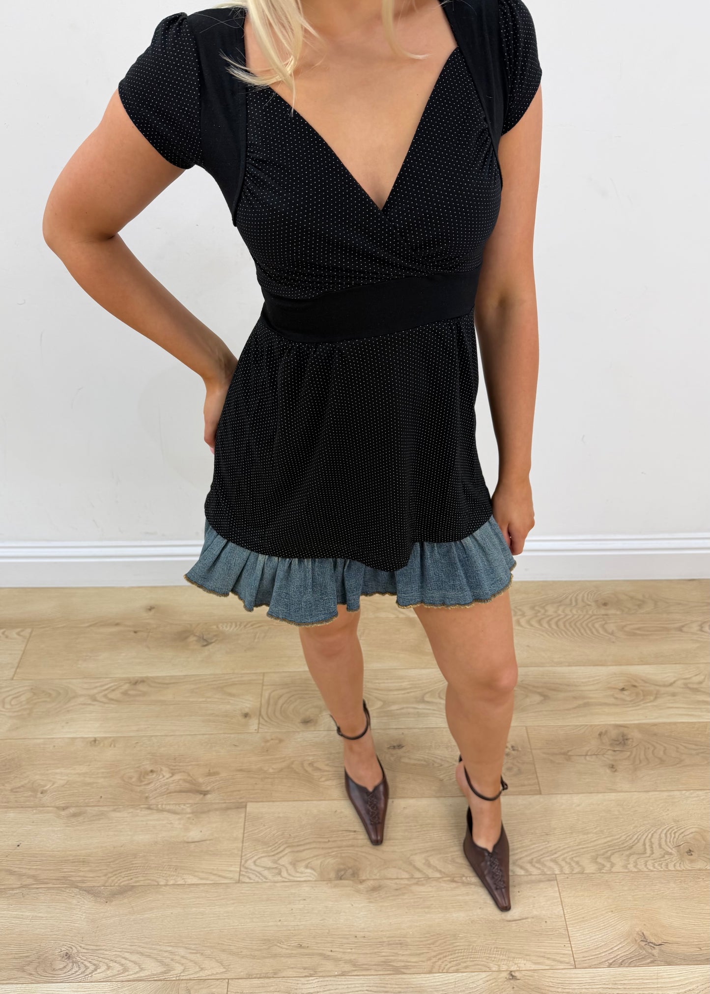 small saix black micro polka dot top 3