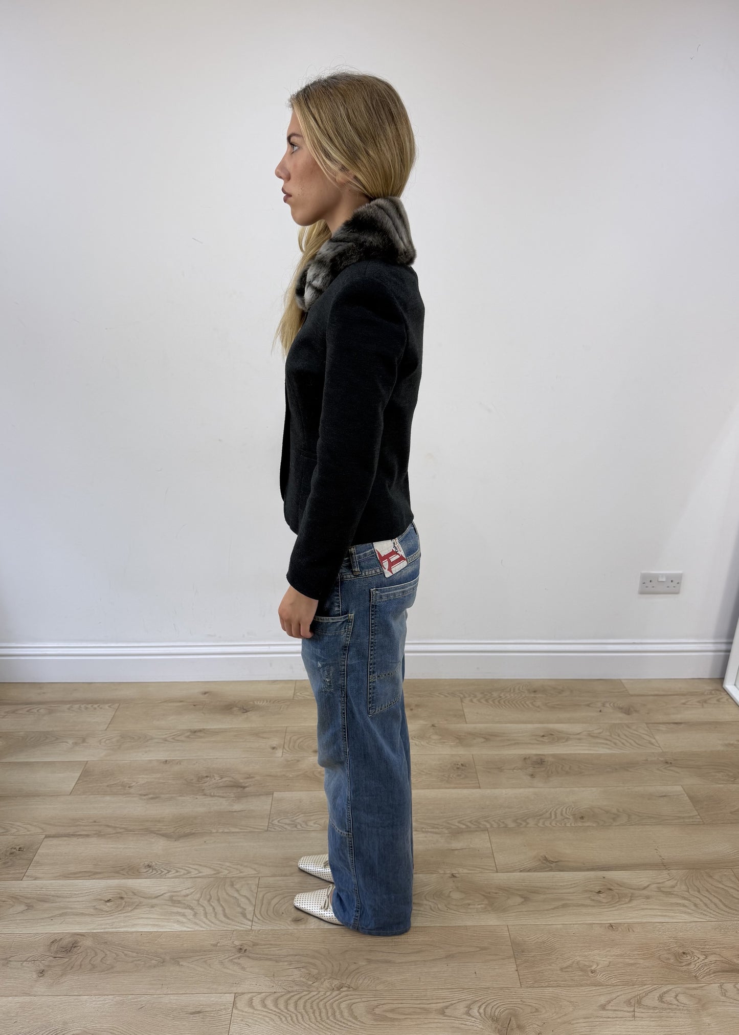Small grey faux fur collar blazer 5