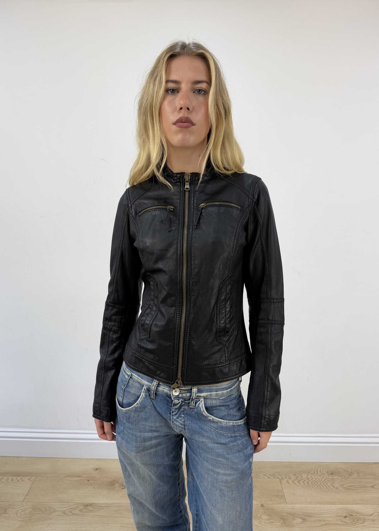 small black Benetton faux leather jacket image 3