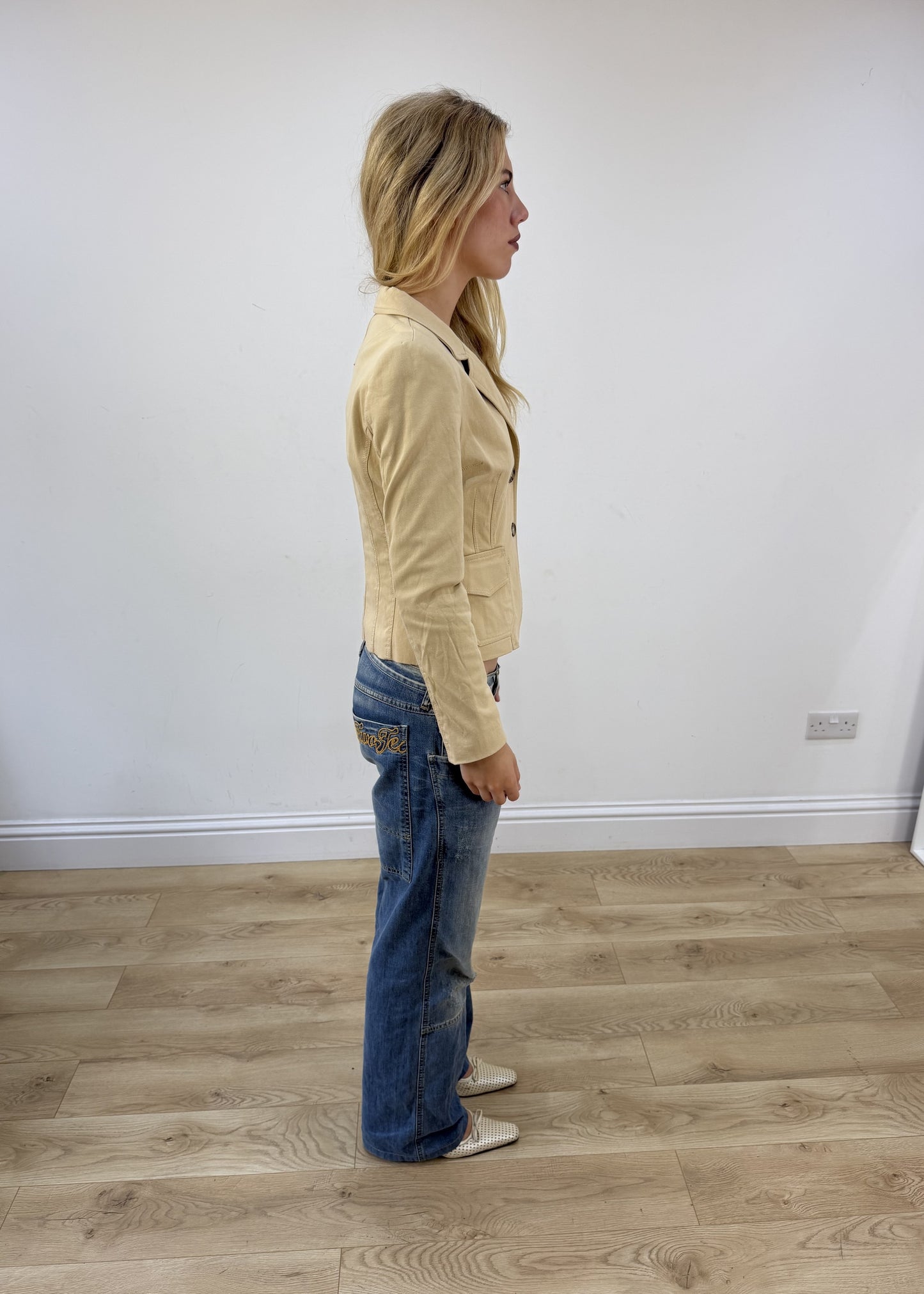 small cream List blazer image 6