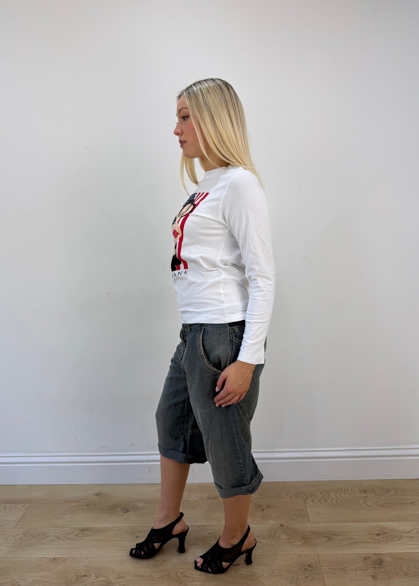 small grey guess denim knee-length shorts image 4