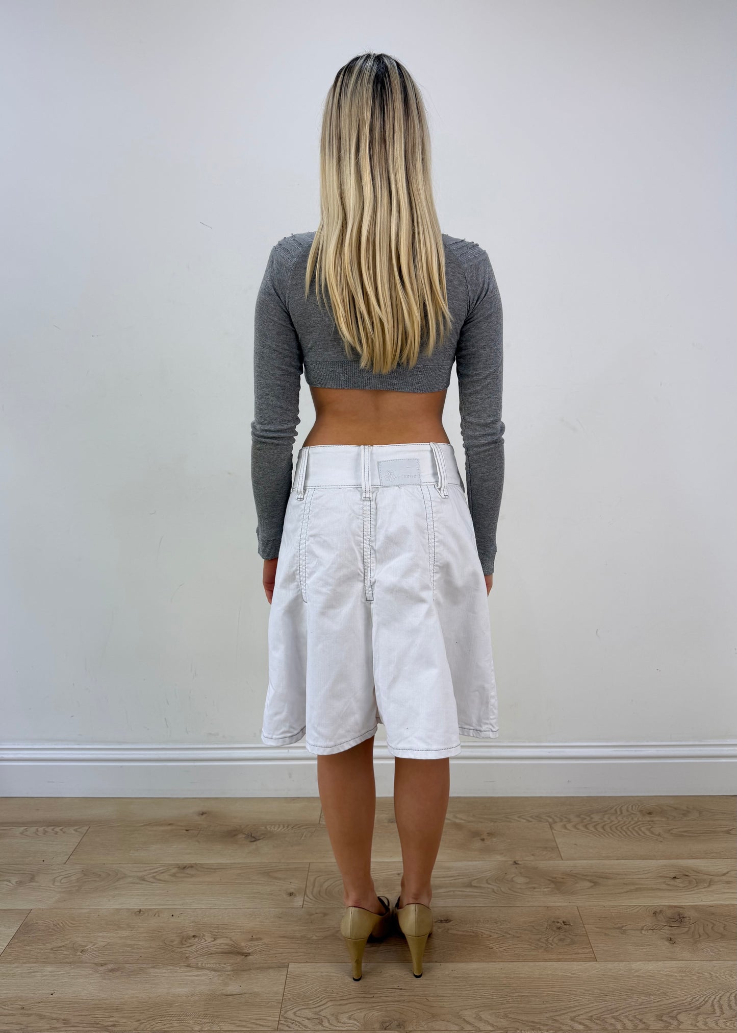 medium white flared knee-length skirt image 6