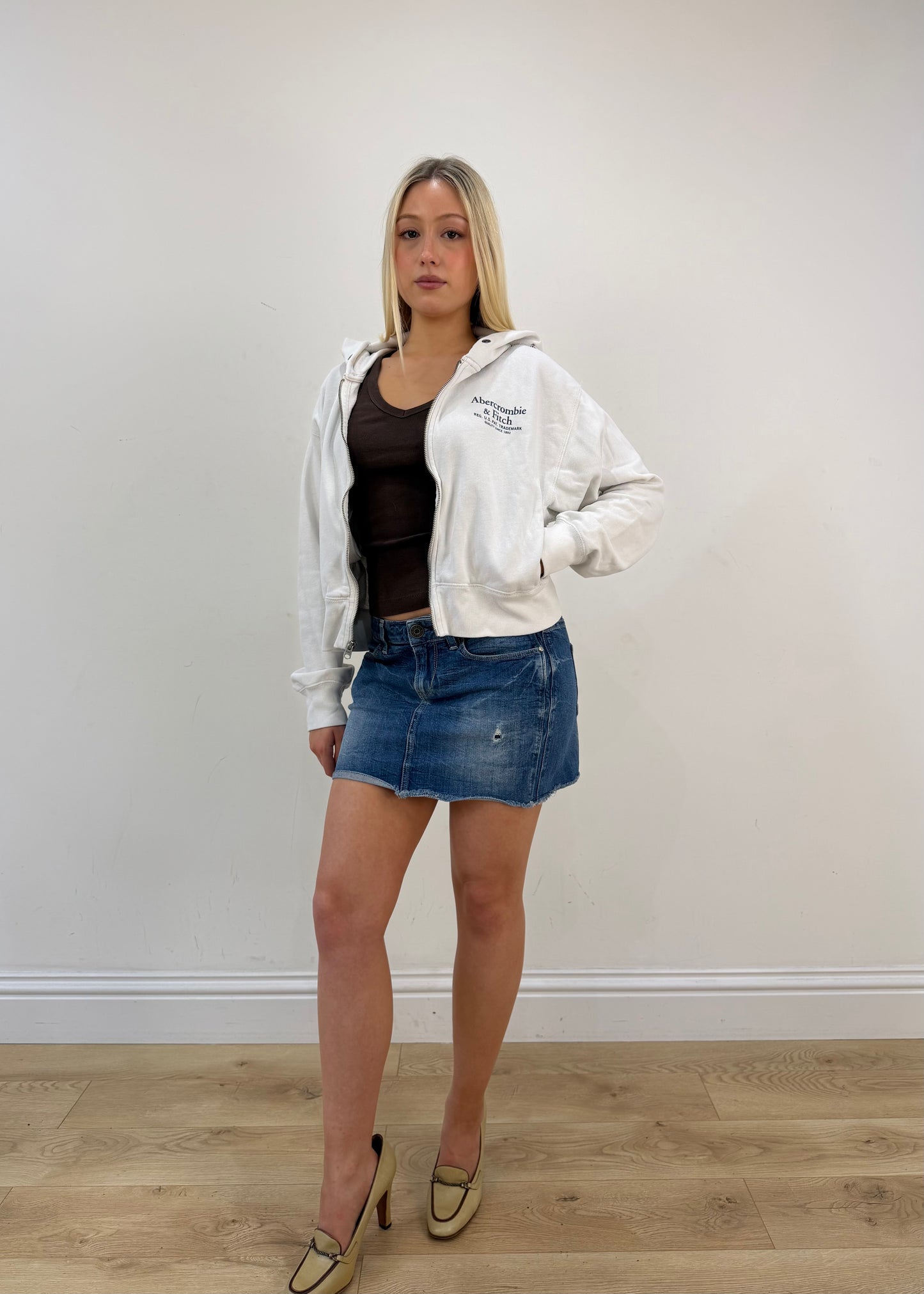 medium white abercrombie & fitch zip hoodie image 7