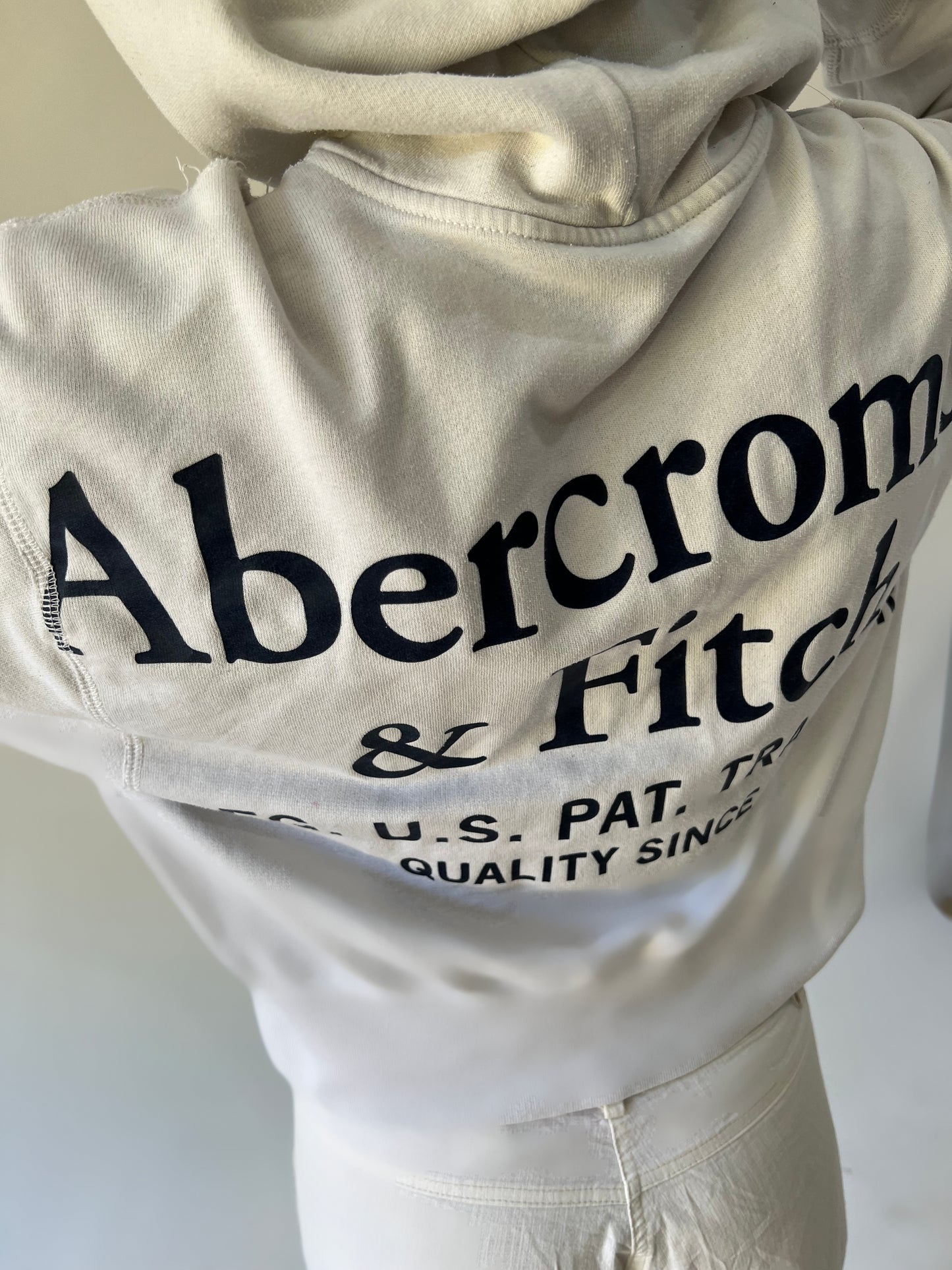 medium white abercrombie and fitch zip hoodie back logo detail