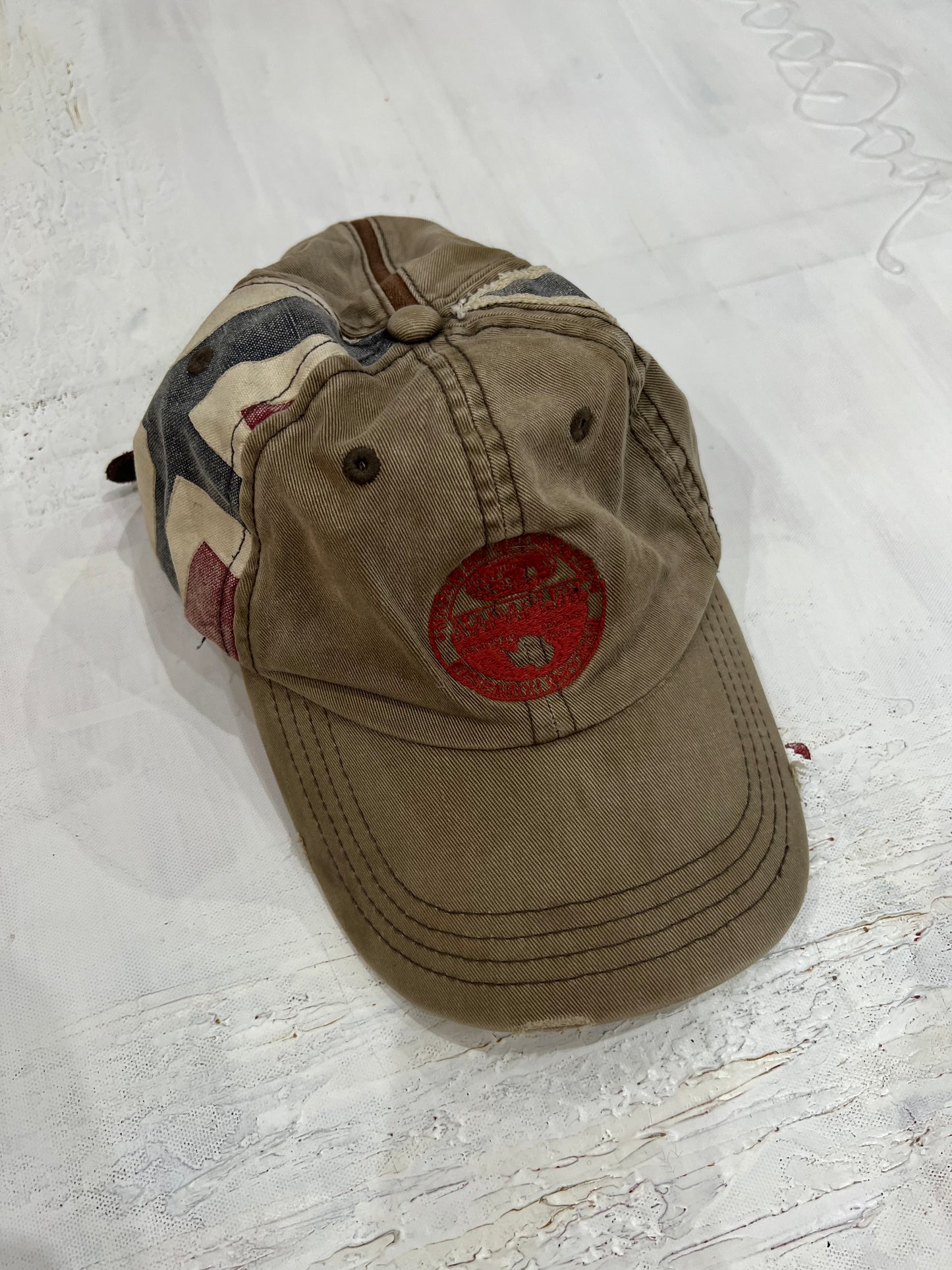 one size khaki napapijri cap flatlay