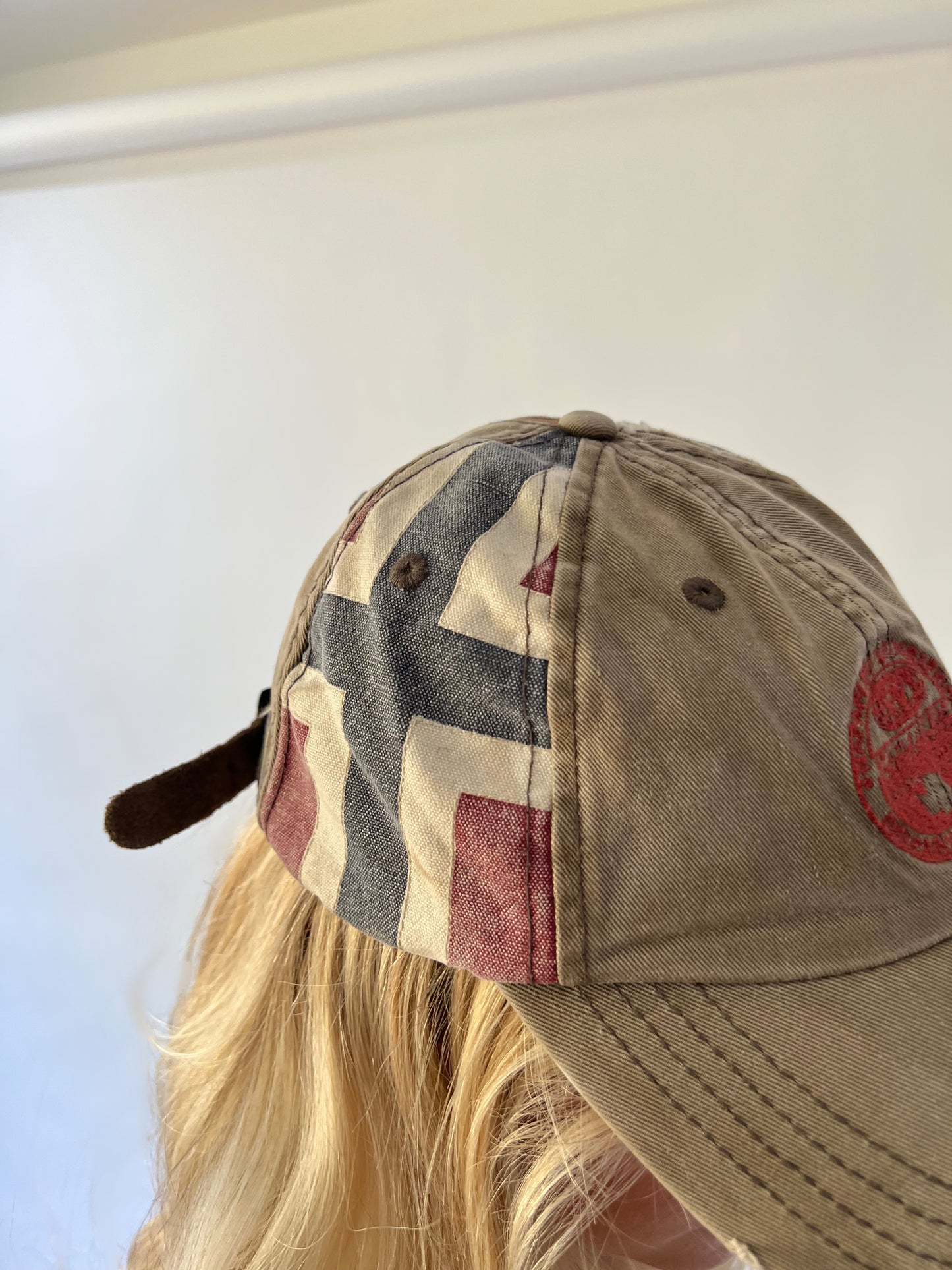 one size khaki napapijri cap side detail