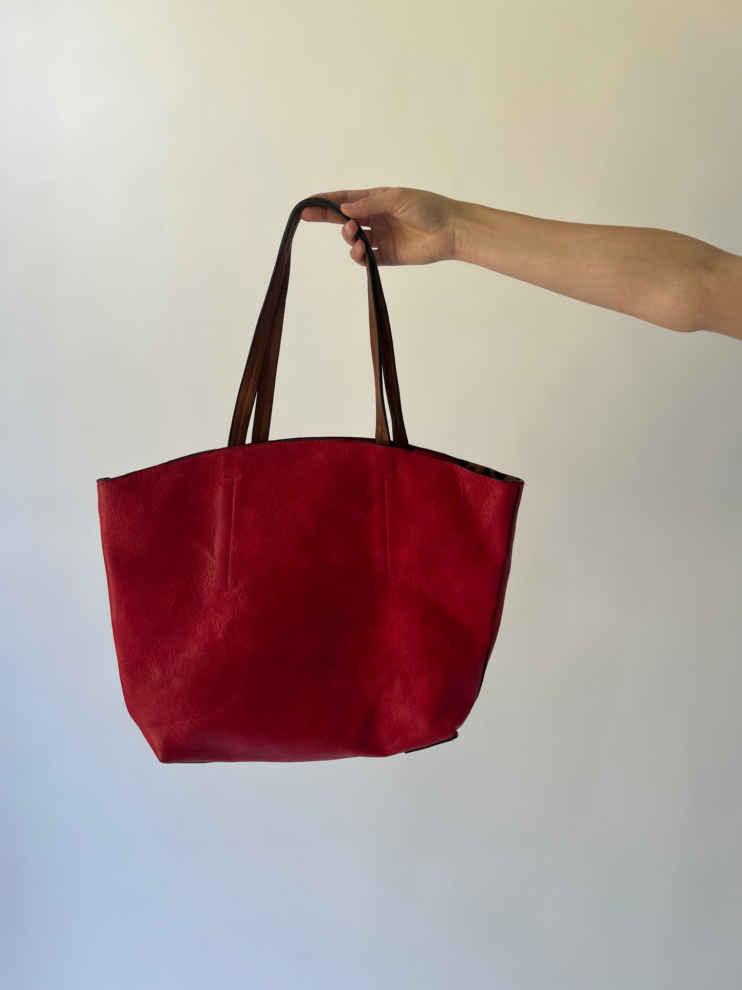 one size red tote bag front view