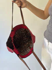 one size red tote bag lining detail