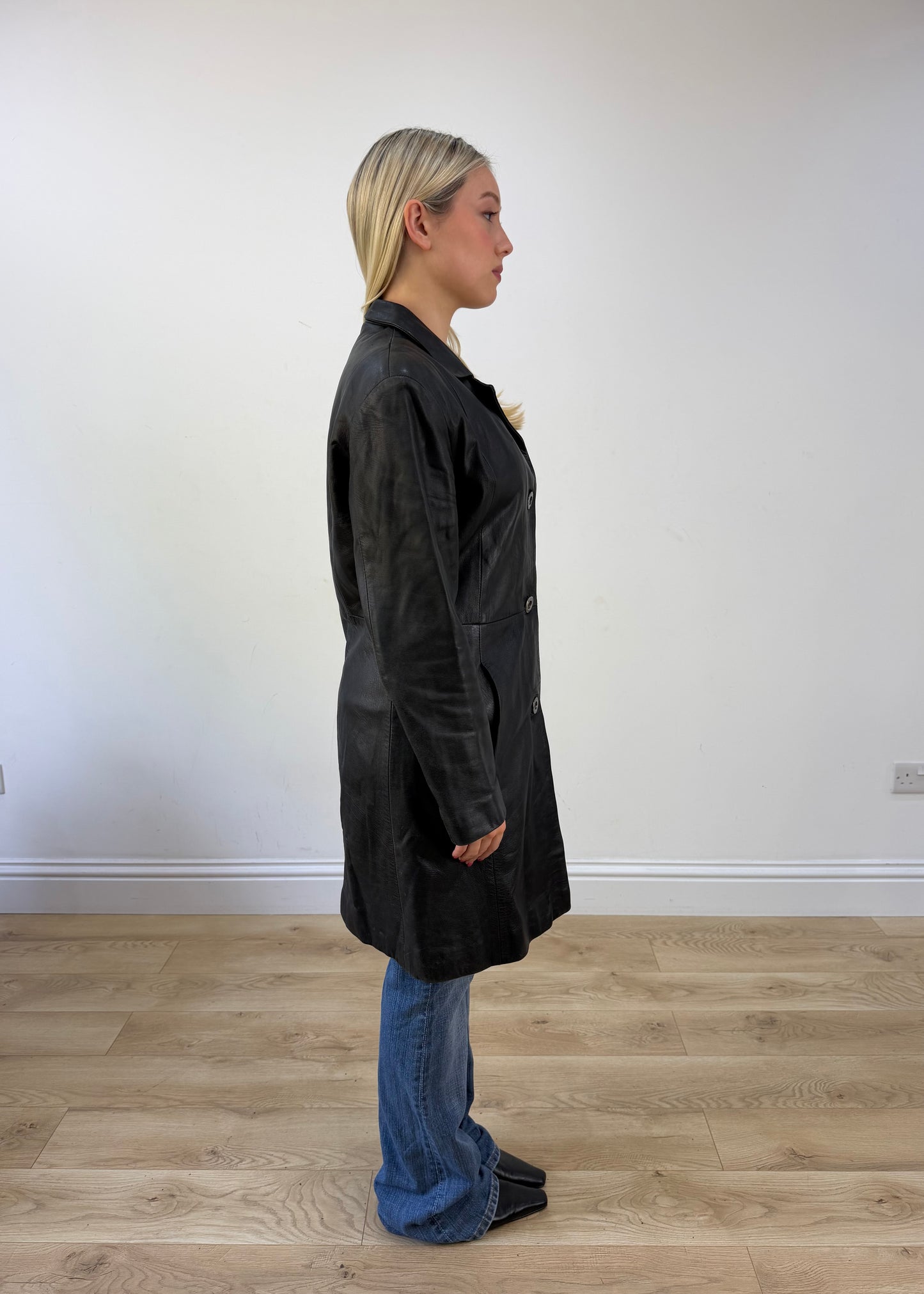 medium black leather trenchcoat jacket 7