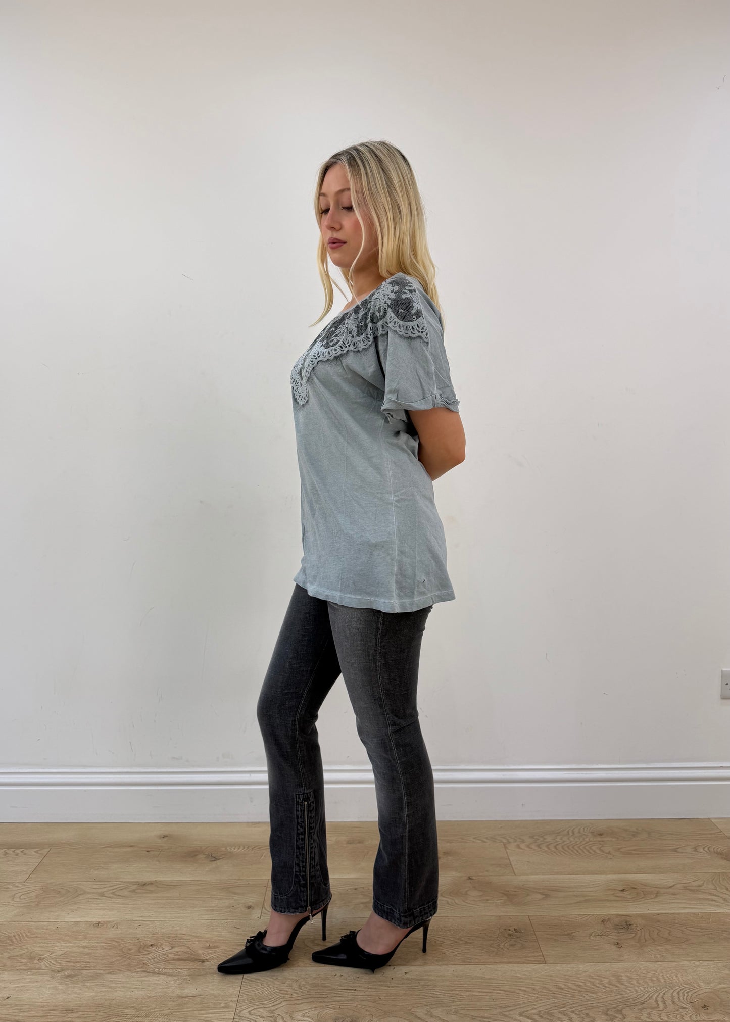small/medium liu jeans blue lace print t-shirt