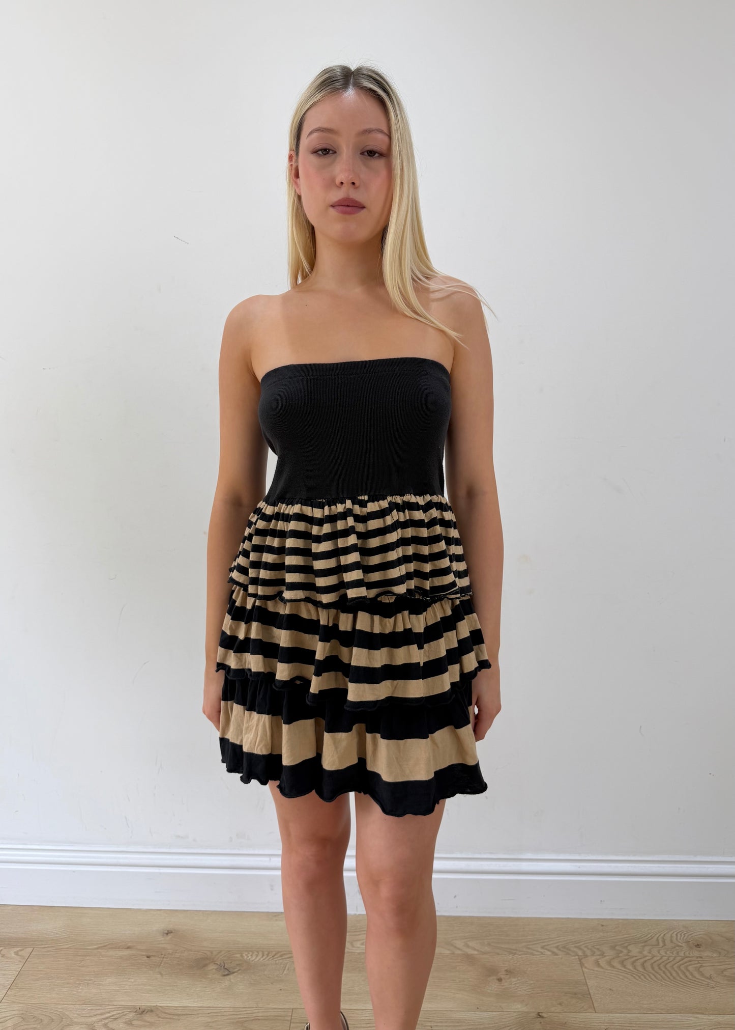 extra small black striped midi skirt zoomed front