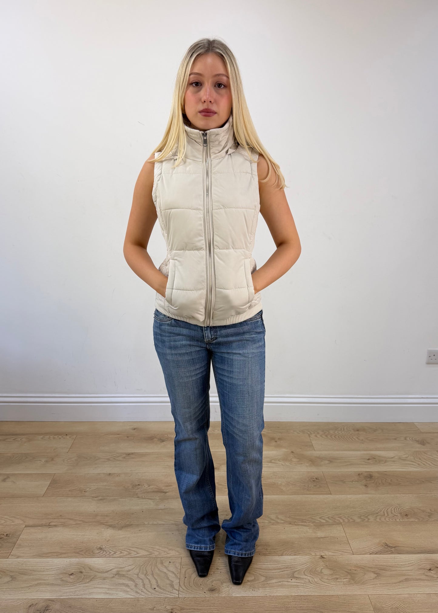 extra small white puffer gilet photo 1
