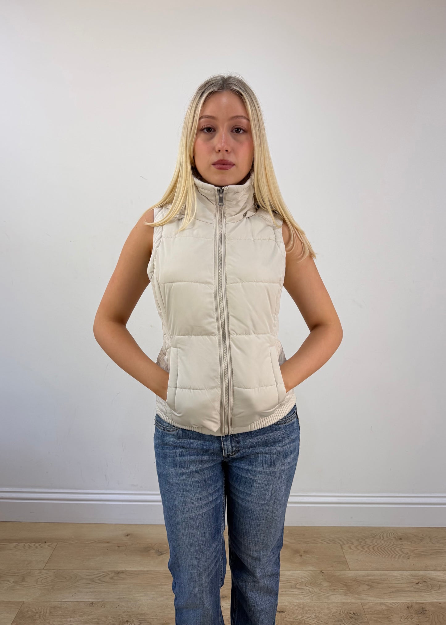 extra small white puffer gilet photo 2