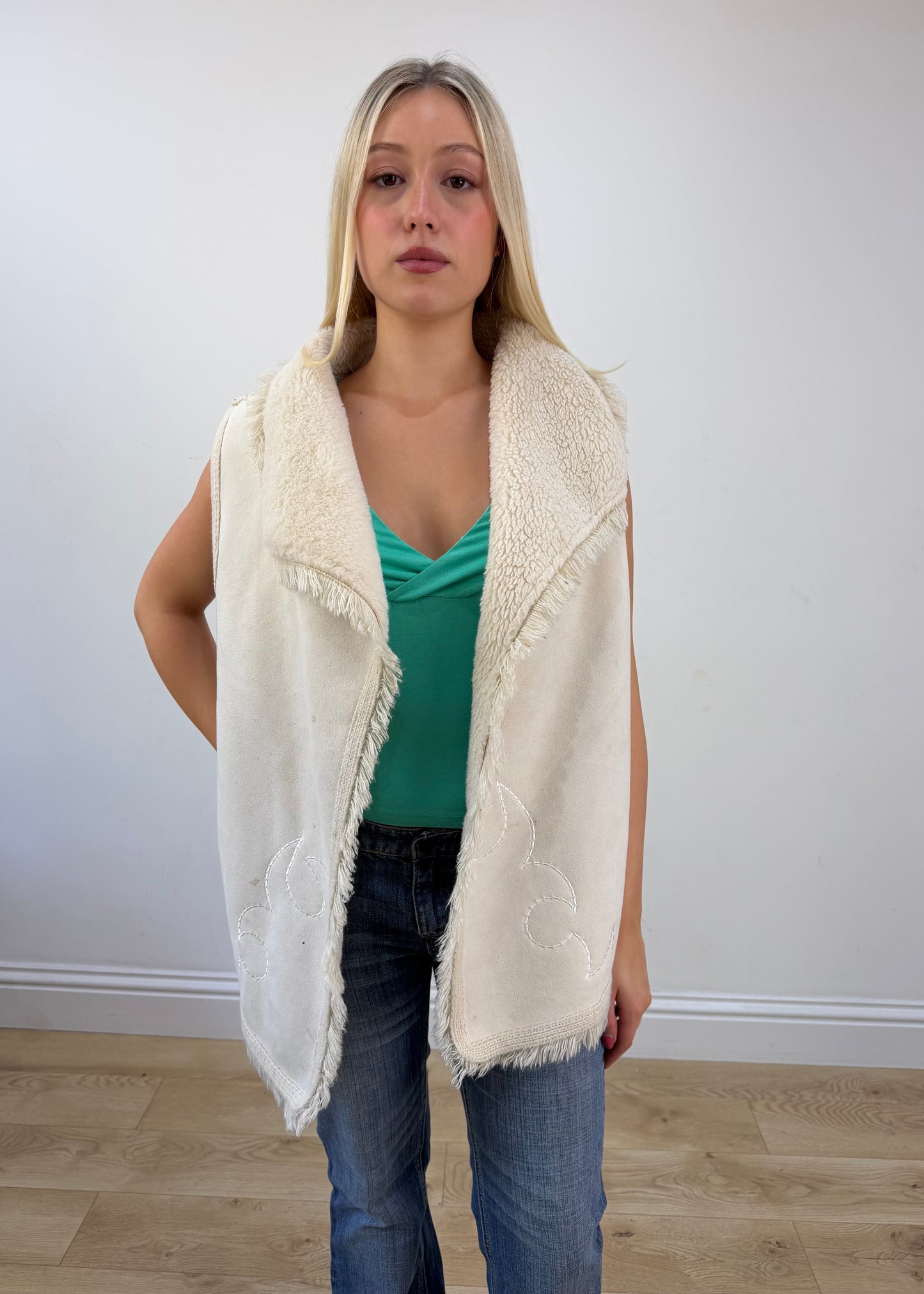 medium white faux fur gilet photo 2