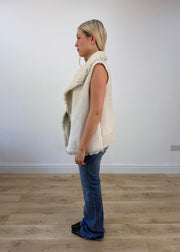 medium white faux fur gilet photo 5