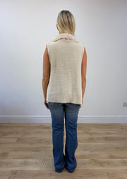 medium white faux fur gilet photo 6