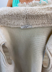 medium white faux fur gilet photo 8