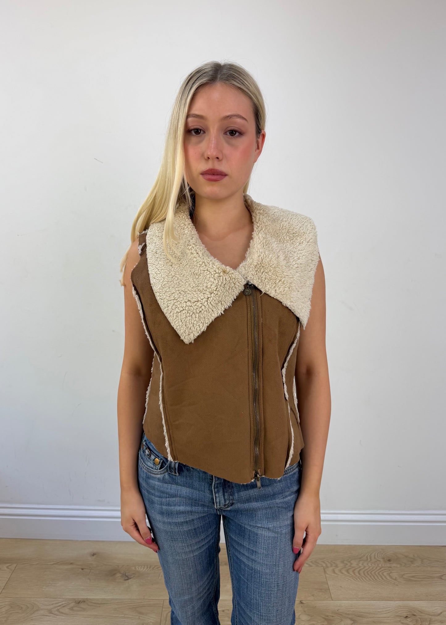 small brown faux fur gilet photo 3