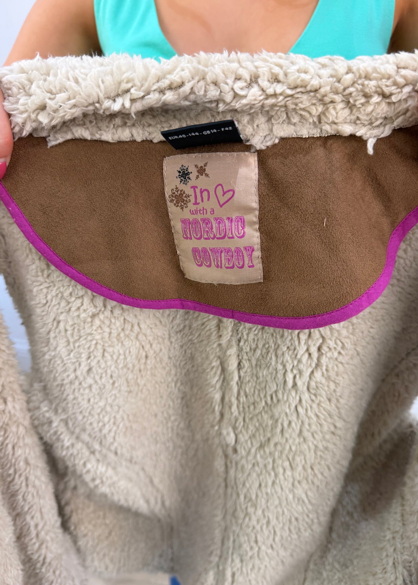 small brown faux fur gilet photo 8