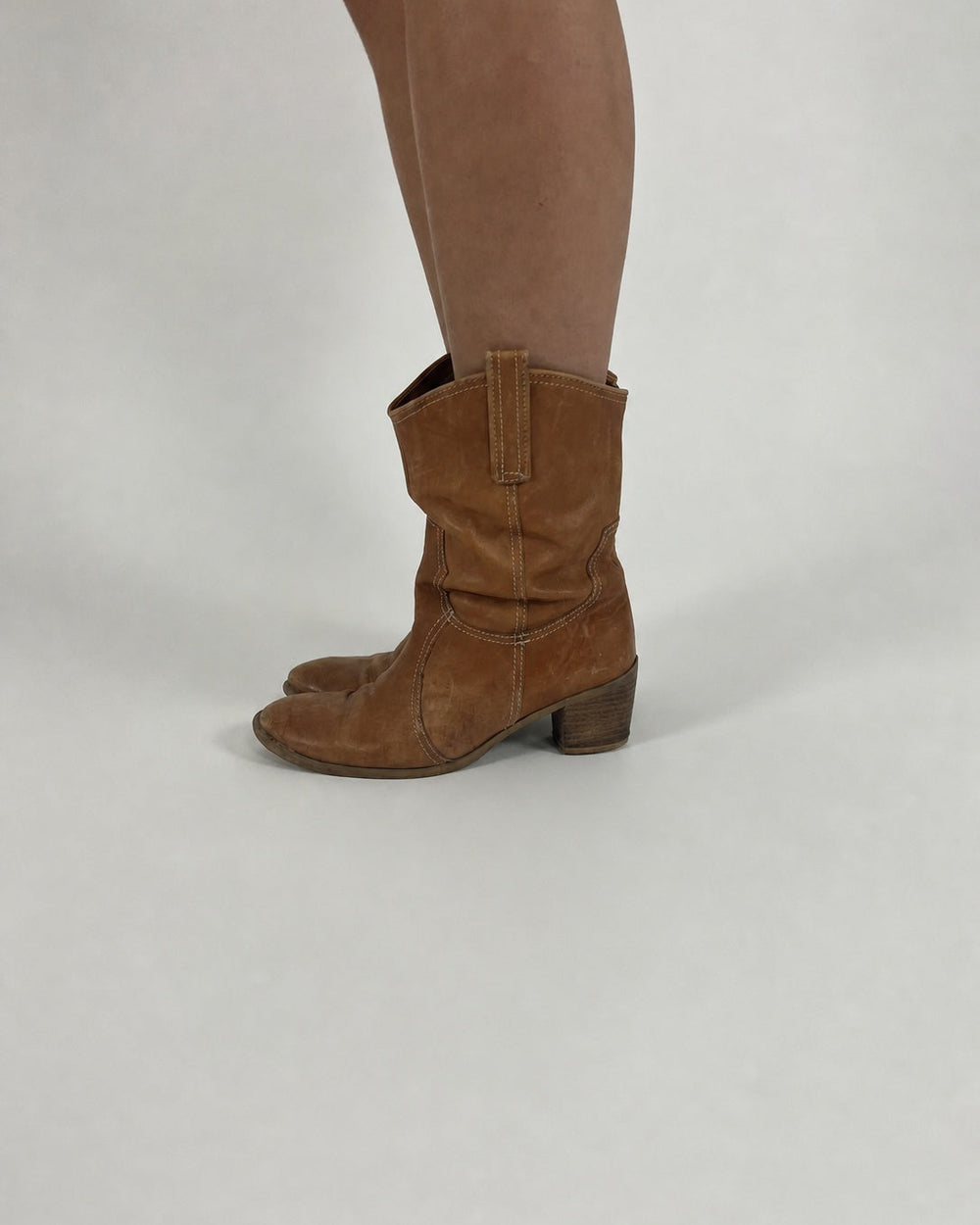brown slouch cowboy boots detail view 01