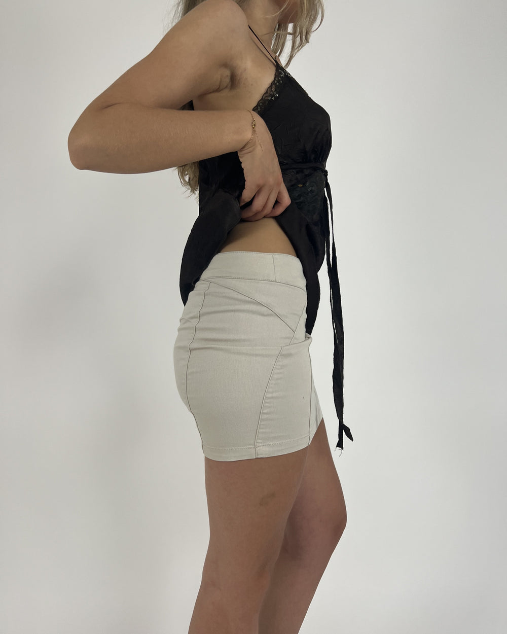 cream fitted mini skirt detail view 02