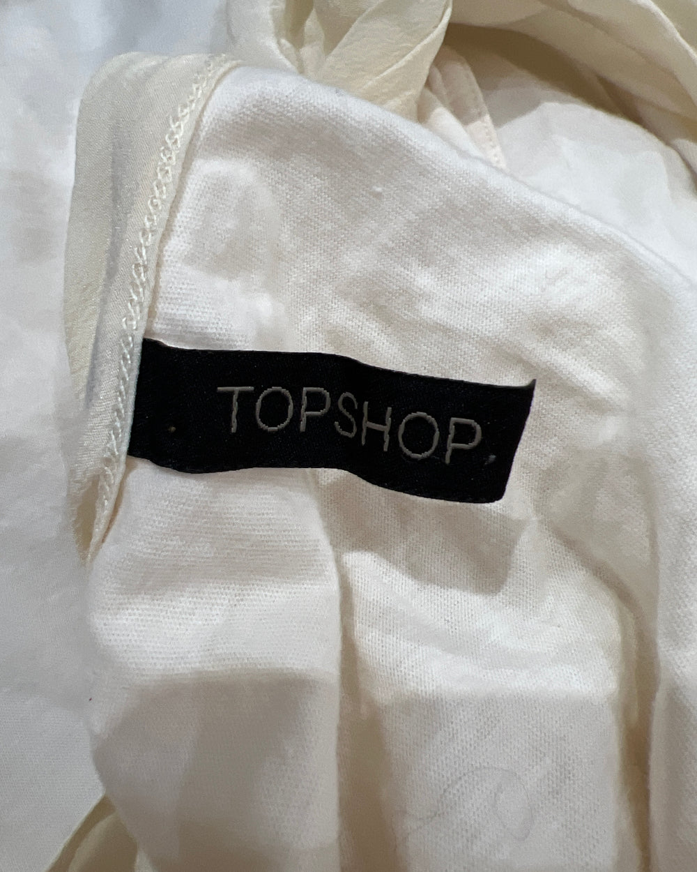 gossip girl drop | small/medium cream old label topshop ruffle-neckline cap-sleeve top
