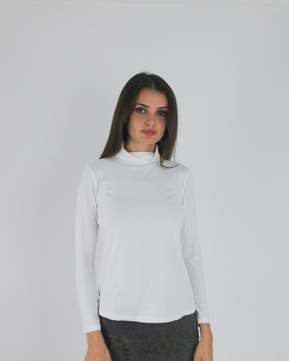 gossip girl drop | small white roll-neck long-sleeve top