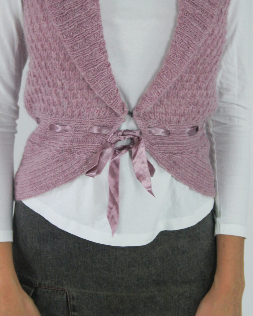 gossip girl drop | small dusty pink tie-front knitted vest