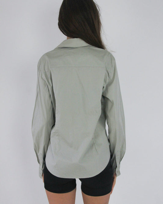 gossip girl drop | medium grey burberry  shirt