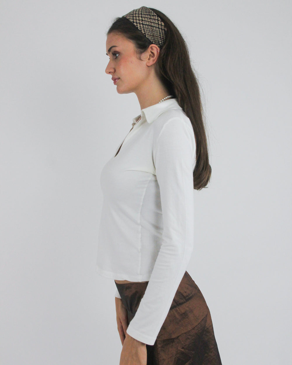 gossip girl drop | medium white collared v-neck long-sleeve top