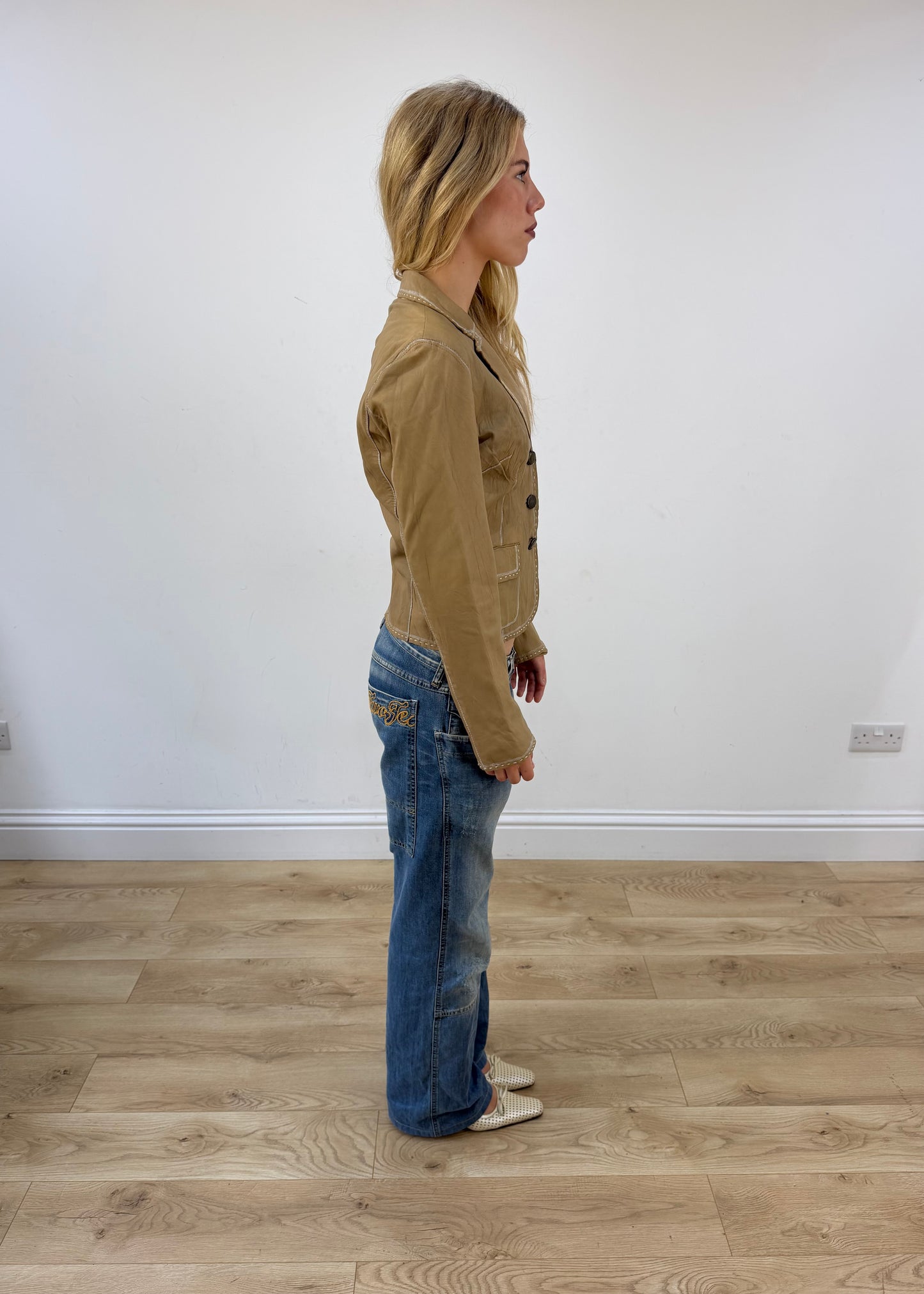 small beige toi and moi fitted utility jacket right side